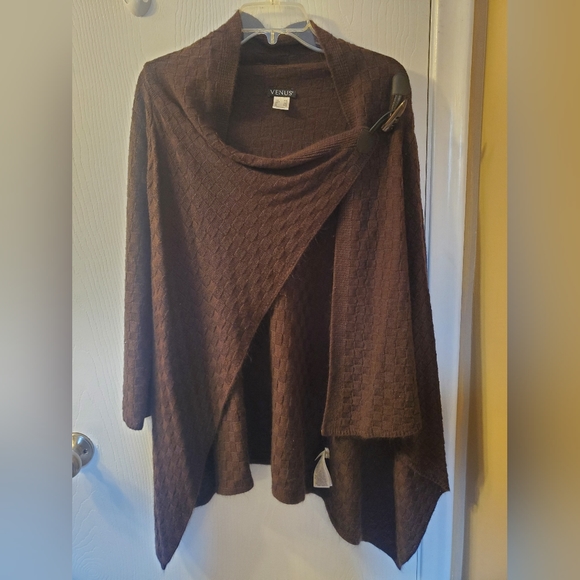 Venus brown poncho - Picture 1 of 8